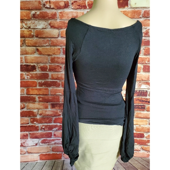 Free People To The Tropics Rayon Top Small NWT - Picture 3 of 3